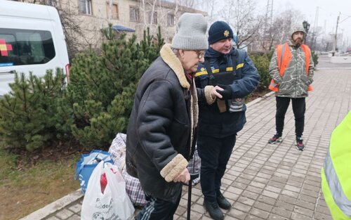 Евакуація маломобільних людей в Україні | © Facebook